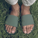 Men's ESSNTLS Slide Leaf